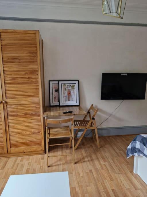 Bright Studio Apartment In A Perfect Location London Eksteriør bilde